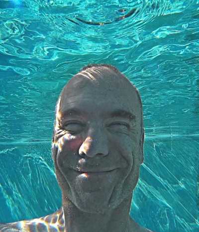 Water immersion selfie