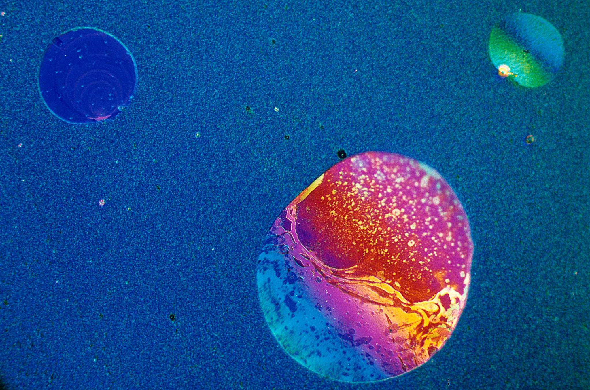 Vacuumdeposited multilayers of thin films of zinc sulfide and germanium on improperlycleaned